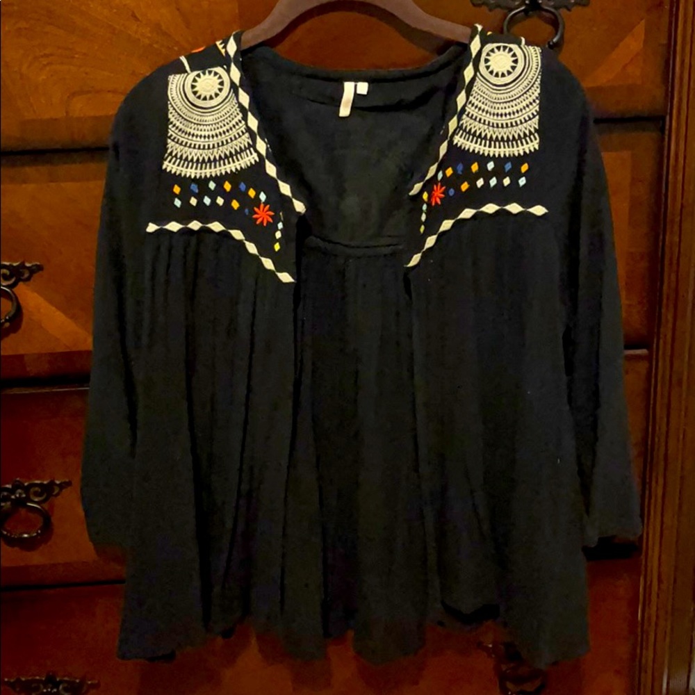 Long sleeve embroidered over piece